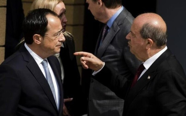 Κύπρος: Πακέτο οκτώ σημείων κατέθεσε στη συνάντηση με τον Τουρκοκύπριο ηγέτη Τατάρ ο πρόεδρος Χριστοδουλίδης