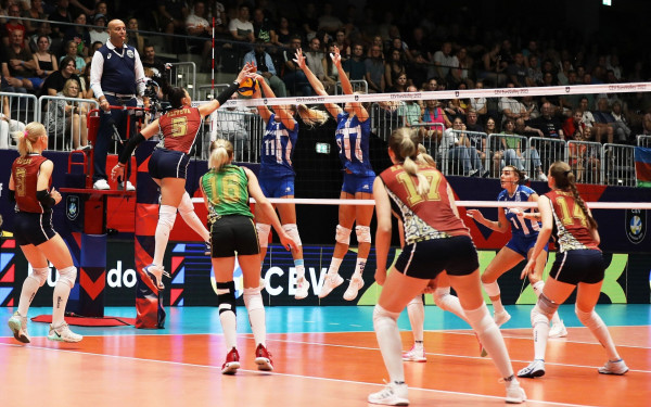 Βόλεϊ: Οδυνηρή ήττα για την Εθνική γυναικών από το Αζερμπαϊτζάν (βίντεο)