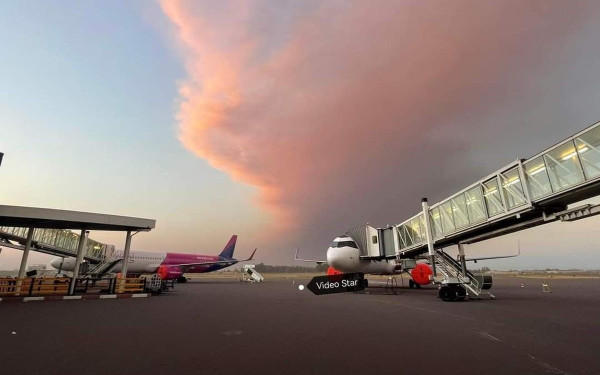 Ιταλία: Η Αίτνα εκρήγνυται ξανά - Έκλεισε το αεροδρόμιο της Κατάνια (βίντεο, φωτ.)