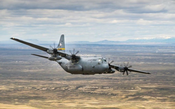 Αναχώρησε το ελληνικό C-130 με ανθρωπιστική βοήθεια για τη Γάζα