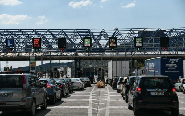 Θεσσαλονίκη - Έξοδος για το τριήμερο: Αυξημένη αλλά χωρίς προβλήματα η κίνηση προς Χαλκιδική, Πιερία