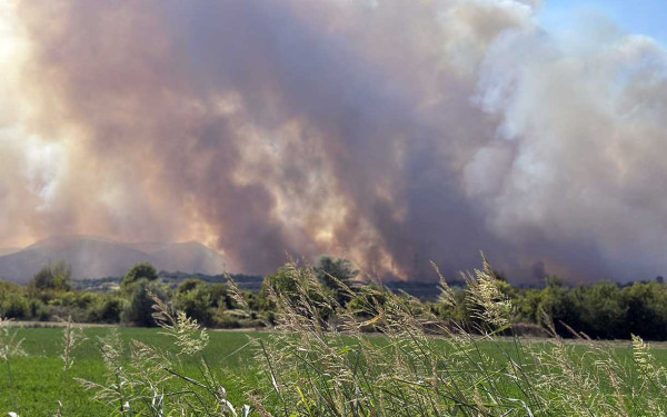 Πολύ υψηλός κίνδυνος πυρκαγιάς αύριο σε πέντε Περιφέρειες