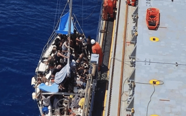 Ρόδος: Δύο συλλήψεις για το ιστιοφόρο με τους 20 μετανάστες