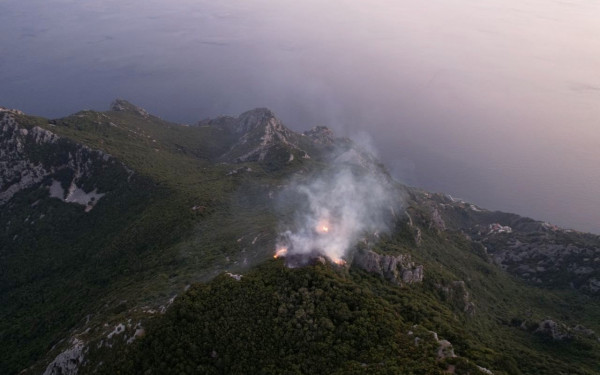 Μαίνεται φωτιά στην Κερασιά του Αγίου Όρους - Έκκληση σε προσκυνητές να είναι ιδιαίτερα προσεκτικοί