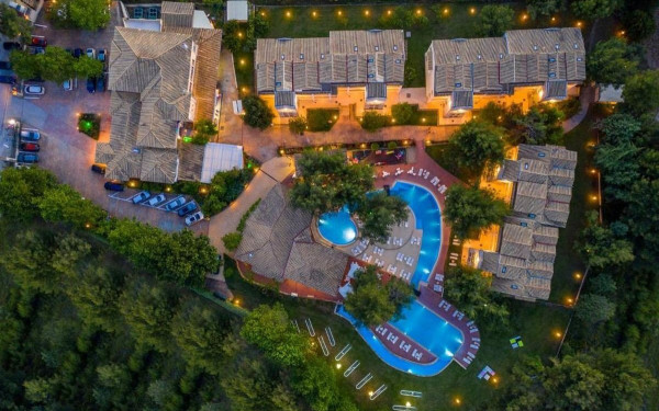 Τα 4άστερα ξενοδοχεία που βγαίνουν στο ηλεκτρονικό «σφυρί» τον Σεπτέμβριο - Σε Χαλκιδική, Μέτσοβο και Φολέγανδρο