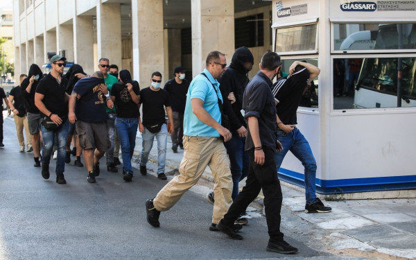 Νέα Φιλαδέλφεια: Σοκάρουν οι αποκαλύψεις για τους χούλιγκαν - Tην Παρασκευή ανά ομάδες ξεκινούν οι απολογίες των 105 συλληφθέντων (βίντεο)