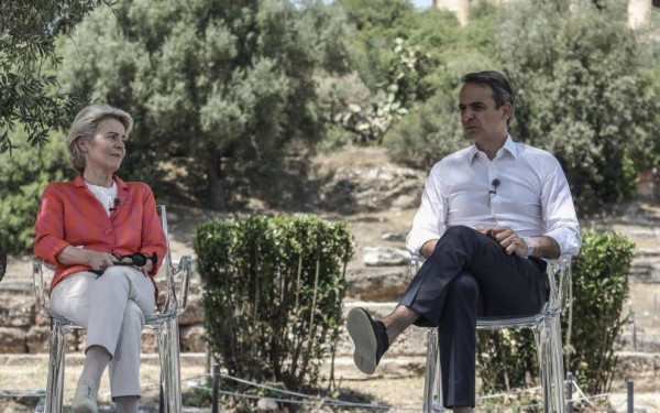 Η Ούρσουλα φον ντερ Λάιεν στα Χανιά φιλοξενούμενη του Μητσοτάκη