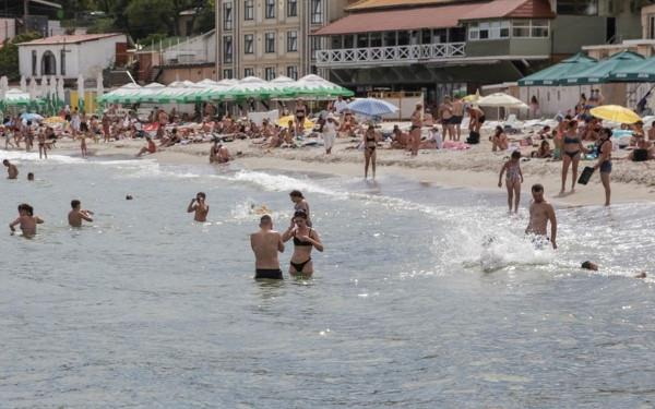 Οδησσός: Άνοιξαν για κολύμπι οι παραλίες στη Μαύρη Θάλασσα - Για πρώτη φορά από τη ρωσική εισβολή