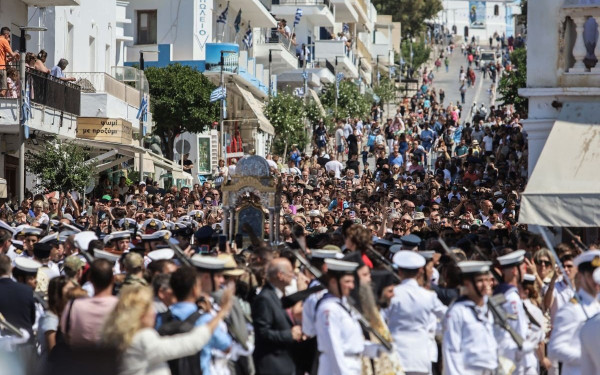 Δεκαπενταύγουστος: Με λαμπρότητα έγινε ο εορτασμός στην Παναγία της Τήνου - Tο «παρών» έδωσαν Μητσοτάκης - Δένδιας 
