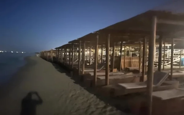 Κίνημα της πετσέτας: Μάζεψαν τις ξαπλώστρες από τη Νάξο αλλά οι κάτοικοι «δείχνουν» εμπαιγμό (βίντεο, φωτ.)