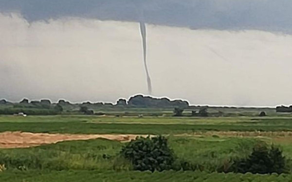 Υδροστρόβιλος «χτύπησε»  τον Θερμαϊκό (βίντεο)