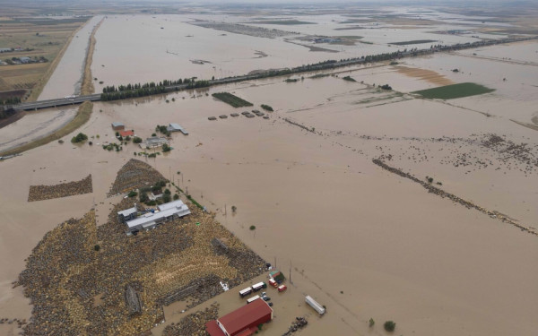 «Βυθίστηκε» σε μια απέραντη θάλασσα η Λάρισα  - Βίντεο και φωτογραφίες από drone πoυ κόβουν την ανάσα 