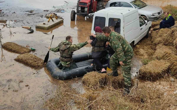 Κακοκαιρία «Daniel»:  Στους 406 οι πολίτες που έχουν απεγκλωβιστεί από τις Ένοπλες Δυνάμεις (βίντεο)	