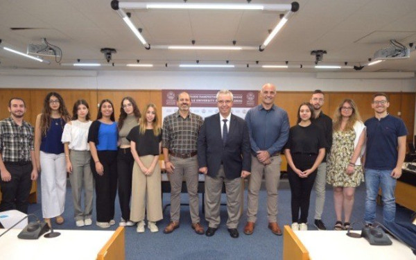 Θεσσαλονίκη: Φοιτητές σχεδίασαν τζελ που θα δίνει ζωή σε καμένες εκτάσεις