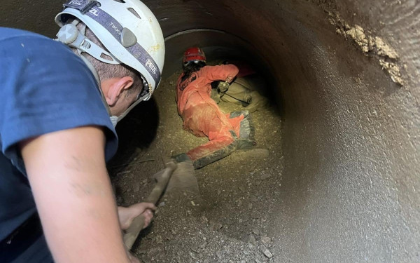 Βόλος: Ψάχνουν στα φρεάτια  και κοίτες τον 42χρονο που παρασύρθηκε στο ρέμα της Αγίας Αικατερίνης (βίντεο)