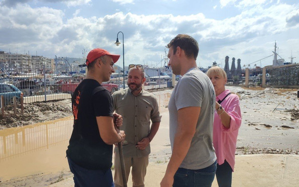 Στο Βόλο ο Κασσελάκης: «Πλήρης κατάρρευση του επιτελικού κράτους-Τα παιδιά μας θα πληρώσουν τις καταστροφές»