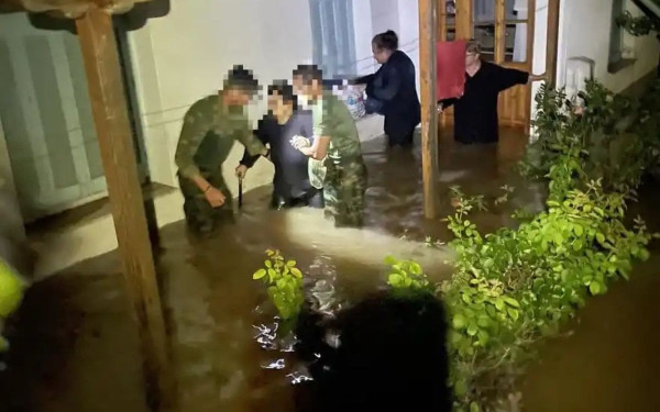 Κακοκαιρία «Daniel»: Ολονύχτιες επιχειρήσεις για απεγκλωβισμούς - Θάφτηκαν στα λασπόνερα χωριά στην Καρδίτσα (βίντεο, φωτ.)