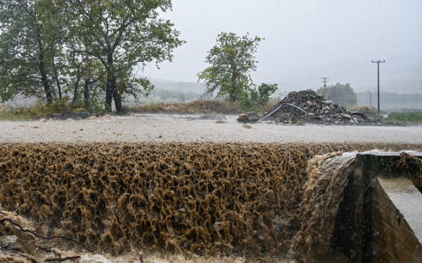 Λαμία: Απαγορεύτηκε η κυκλοφορία στην πόλη - Μήνυμα από το 112