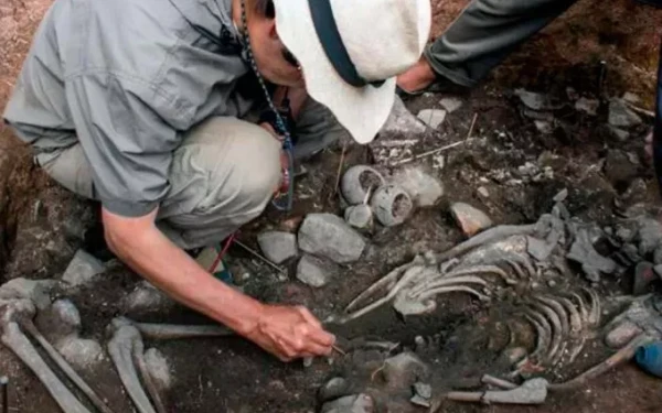 Σπουδαία αρχαιολογική ανακάλυψη στο Περού: Βρέθηκε ασύλητος τάφος 3.000 ετών (βίντεο)