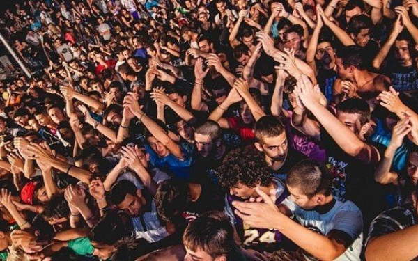 Θεσσαλονίκη: 25 συλλήψεις για ναρκωτικά σε ρέιβ πάρτι στην Ασπροβάλτα - Ισραηλινοί οι 15 συλληφθέντες