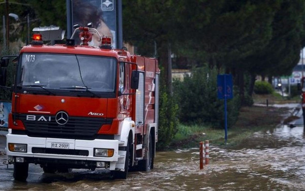 Κακοκαιρία «Atena»: 154 κλήσεις έλαβε το Κέντρο Επιχειρήσεων της Πυροσβεστικής σε Αττική, Καβάλα και Χίο