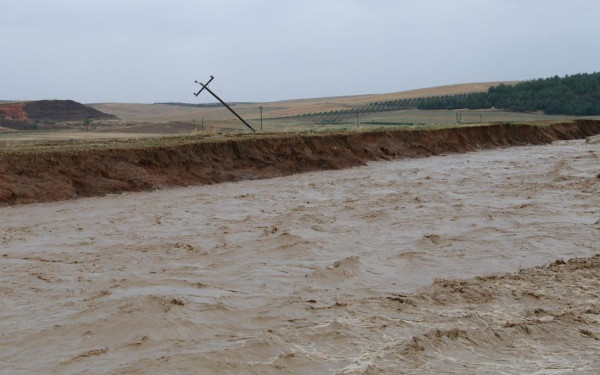 Κακοκαιρία Daniel: SOS για την Βόρεια Εύβοια - Φουσκώνει ο ποταμός Κηρέας - Πλημμύρισαν σπίτια (βίντεο, φωτ.)