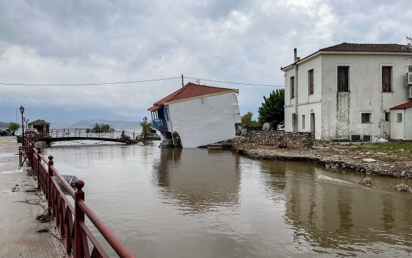 Θεσσαλία: Εισπρακτικές παίρνουν τηλέφωνο πλημμυροπαθείς, παρά την εντολή για αναστολή των πλειστηριασμών (βίντεο)