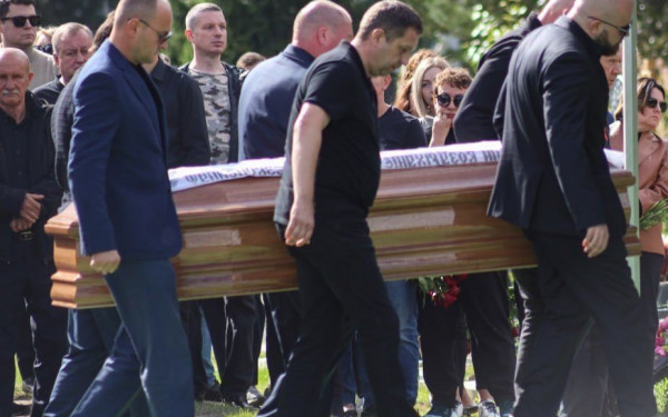 Ρωσία: Ο Γεβγκένι Πριγκόζιν κηδεύτηκε σε κλειστό κύκλο (βίντεο & φωτ.)