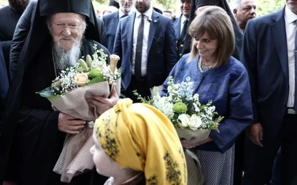 Ευχές για τη νέα χρονιά αντάλλαξαν τηλεφωνικά Κ. Σακελλαροπούλου και ο Οικουμενικός Πατριάρχης Βαρθολομαίος