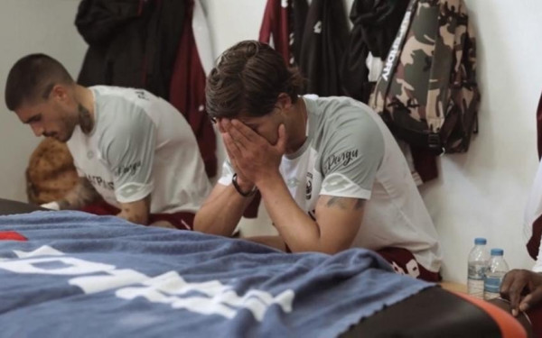 Super League 2: Οι ποδοσφαιριστές διεκτραγωδούν τα βιώματά τους μέσω... ντοκιμαντέρ (βίντεο)