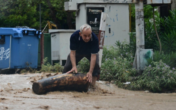 Χωρίς νερό για δωδέκατη μέρα ο Βόλος - Σταθερά τα νερά της Κάρλας