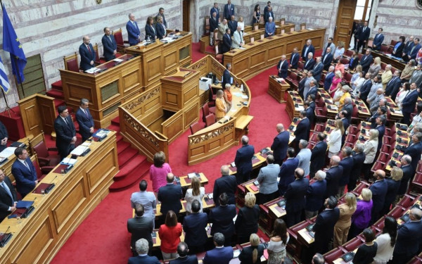 Το ΠΑΣΟΚ-ΚΙΝΑΛ κατέθεσε τροπολογία για την αναστολή της κρατικής χρηματοδότησης κομμάτων