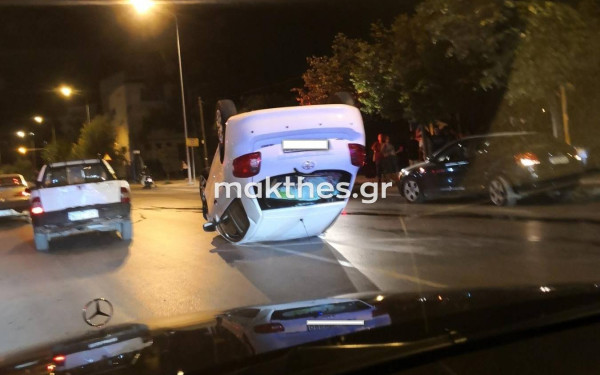 Βίντεο: Αυτοκίνητο ανατράπηκε στην Καλαμαριά