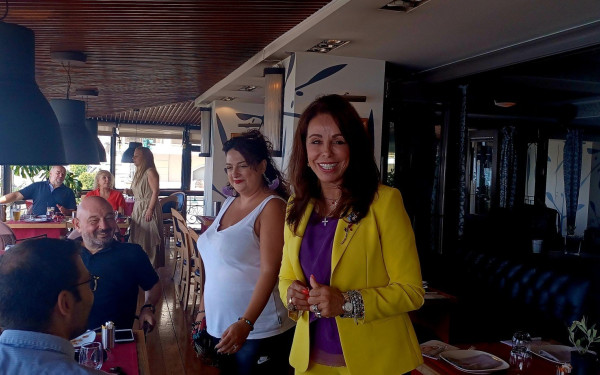 Η Βούλα Πατουλίδου συναντήθηκε με δημοσιογράφους και το σωματείο "Νίκος Καπετανίδης"