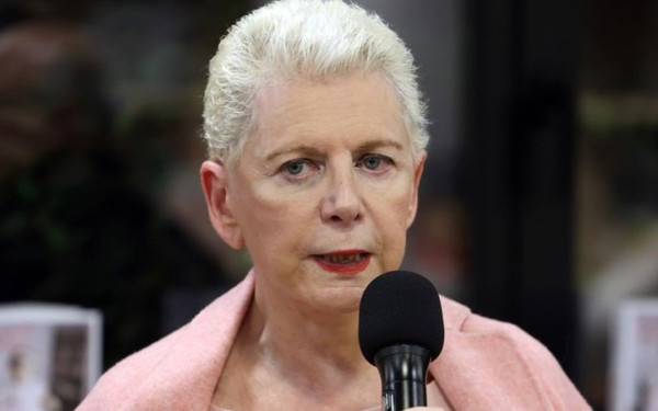 Αγωγή κατά του Α. Μπέου κατέθεσε η Έλενα Ακρίτα