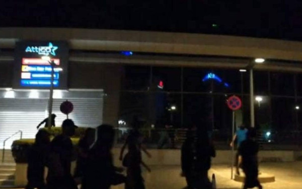 Ρουβίκωνας: Επίθεση με βαριοπούλες στα γραφεία της Attica Group για τη δολοφονία του Αντώνη (βίντεο, φωτ.)