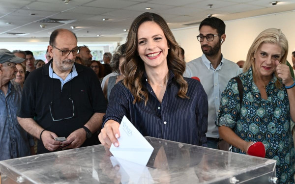 ΣΥΡΙΖΑ: Πρόταση για ντιμπέιτ με τον Στέφανο Κασσελάκη κατέθεσε η Έφη Αχτσιόγλου (βίντεο)