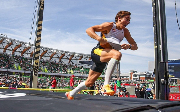 Αρμάντ Ντουπλάντις: Στιγμές παραφροσύνης στους αιθέρες (βίντεο)