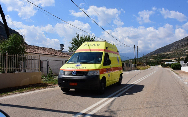 Λαμία: Στο Παίδων μεταφέρεται ο 13χρονος που έπεσε από τα πέντε μέτρα