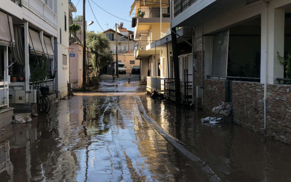 Λάρισα: Ψάχνουν για σπίτι οι πλημμυροπαθείς