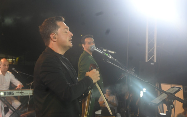 Καλαμαριά: Με συναυλία των αδελφών Τσαχουρίδη τιμήθηκε ο Χάρρυ Κλυνν (φωτ.)