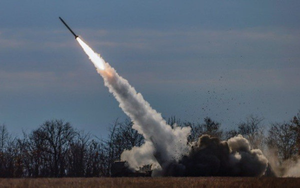 Ουκρανία: Δύο νεκροί και 30 τραυματίες σε ρωσική επίθεση σε πολυκατοικία στην πόλη Κρίβι Ρι