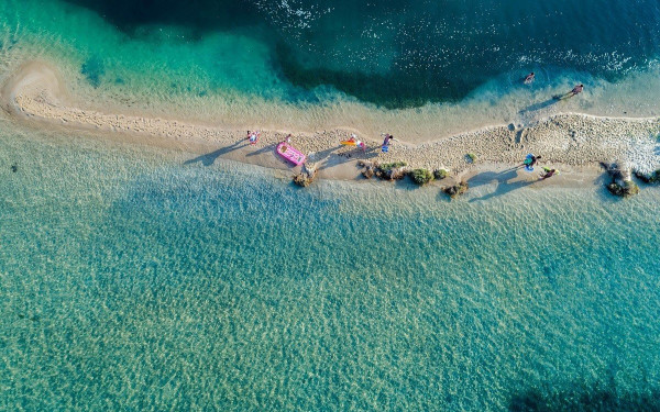 To ελληνικό νησί - έκπληξη του επόμενου καλοκαιριού σύμφωνα με την βρετανική «The Sun»