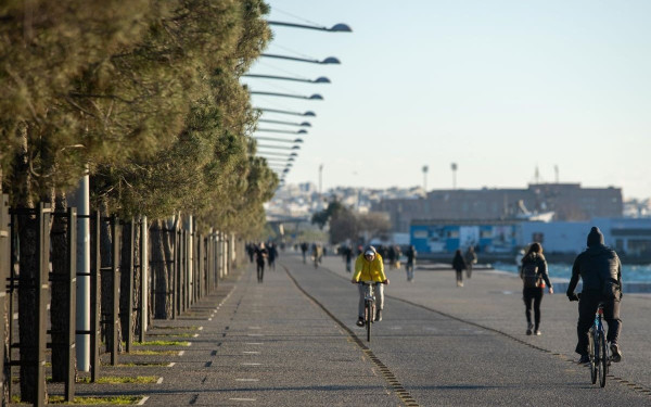 Γλυκαίνει ο καιρός: Αλκυονίδες μέρες την Πρωτοχρονιά - Ανεβαίνει η θερμοκρασία