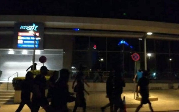 Δολοφονία «Blue Horizon»: Παρέμβαση του «Ρουβίκωνα» στα γραφεία της Attica Group - Δείτε βίντεο και φωτογραφίες