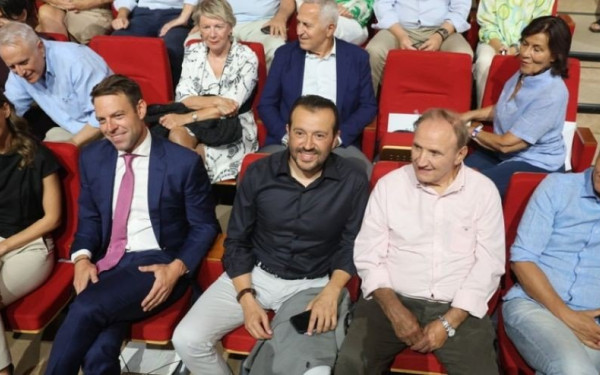 «Τανγκό» για 2 η μάχη της ηγεσίας στον ΣΥΡΙΖΑ - Δημοσκόπηση Metron Analysis (βίντεο)