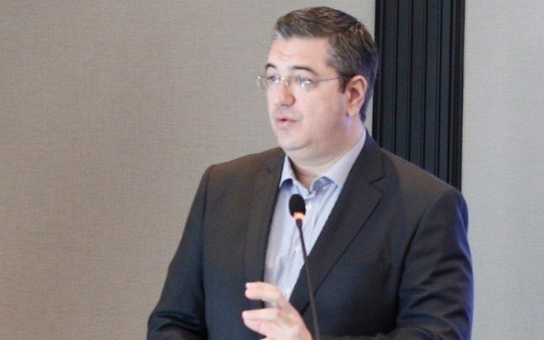 Σέρρες: Ο Απ. Τζιτζικώστας παρουσίασε την πρώτη δράση ενίσχυσης της επιχειρηματικότητας από το νέο ΕΣΠΑ