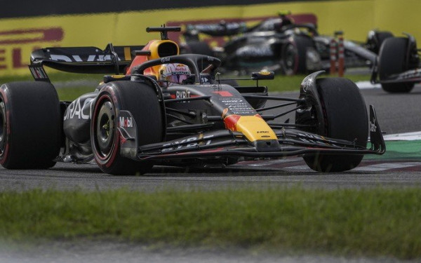 Φόρμουλα 1: Ο poleman Φερστάπεν διαλύει τον ανταγωνισμό και στη Σουζούκα