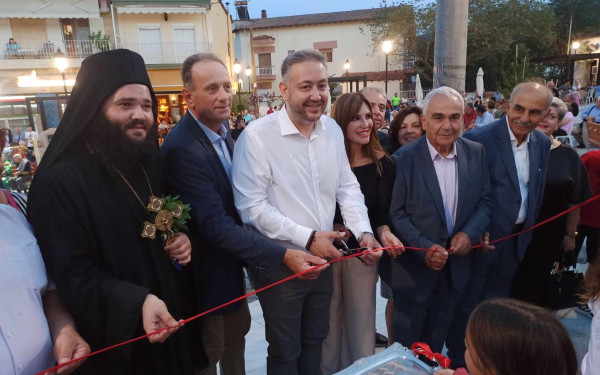 Ωραιόκαστρο: Εγκαινιάστηκε η νέα πλατεία στο Μελισσοχώρι (φωτ.)