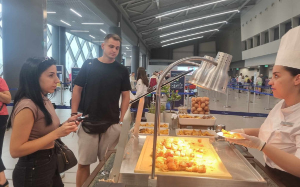 Με κουλούρι Θεσσαλονίκης γιορτάστηκε η Παγκόσμια Ημέρα Τουρισμού (βίντεο)